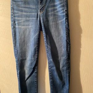 Women’s American Eagle skinny jeans SZ4